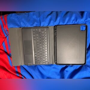 iPad Case with Wireless Detachable Keyboard